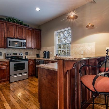 Two Bedroom Villa In The Heart Of Branson! ภายนอก รูปภาพ