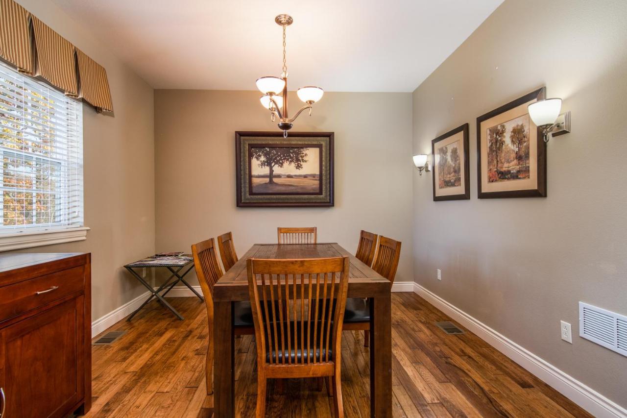 Two Bedroom Villa In The Heart Of Branson! ภายนอก รูปภาพ