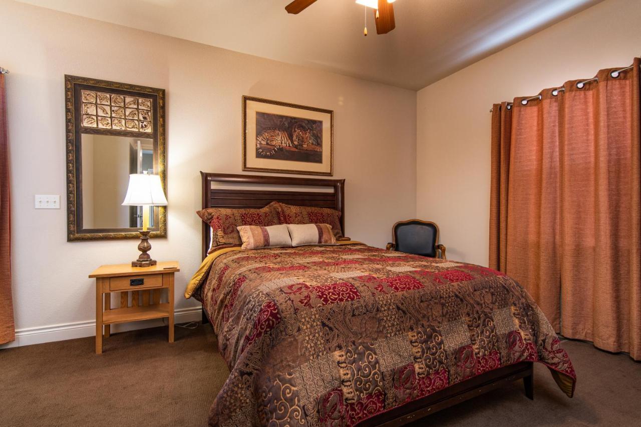 Two Bedroom Villa In The Heart Of Branson! ภายนอก รูปภาพ